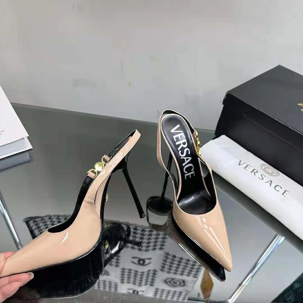 Versace Medusa '95 Slingback Pumps for Women in Pink Versace Medusa '95 Slingback Pumps for Women in Pink