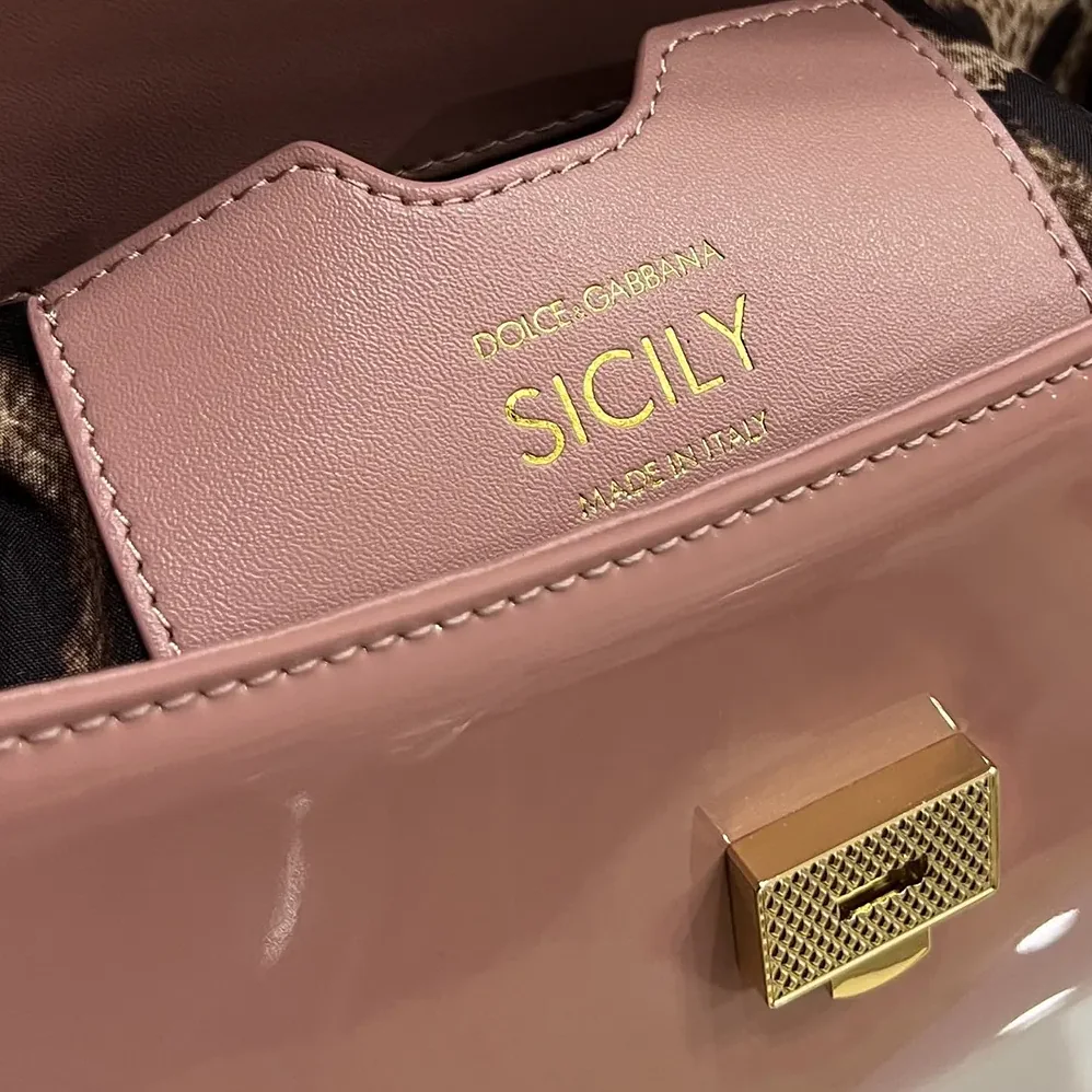 Dolce Gabbana D&G Small Sicily Handbag in Patent Leather for Women in Pink