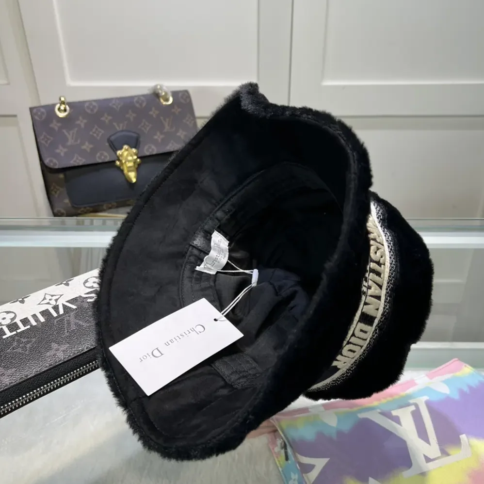 Dior D-Bobby Cannage Small Brim Bucket Hat Black Shearling for Unisex Dior D-Bobby Cannage Small Brim Bucket Hat Black Shearling for Unisex
