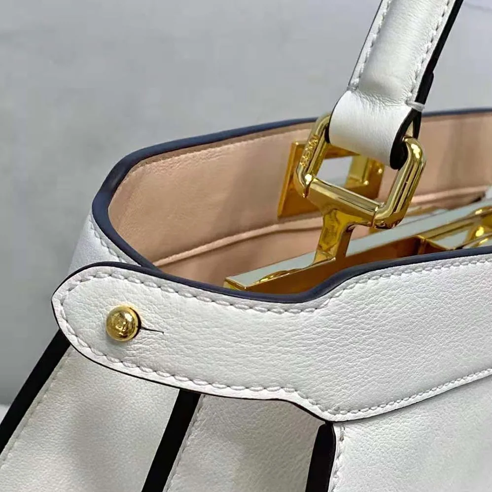 Fendi Peekaboo Iseeu Medium Leather Bag for Women in White Fendi Peekaboo Iseeu Medium Leather Bag for Women in White