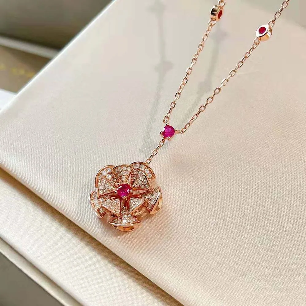 Bvlgari Divas Dream Necklace in 18 Kt Rose Gold for Women