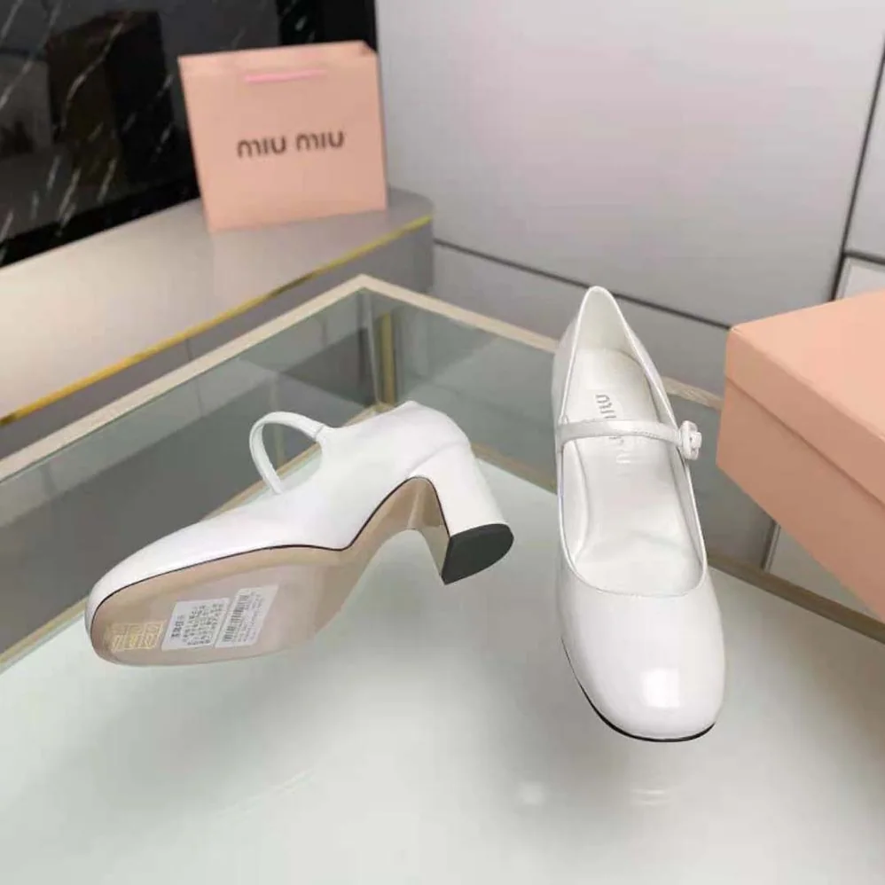 Miu Miu Patent Leather Pumps with Metal Lettering Logo for Women in White Miu Miu Patent Leather Pumps with Metal Lettering Logo for Women in White