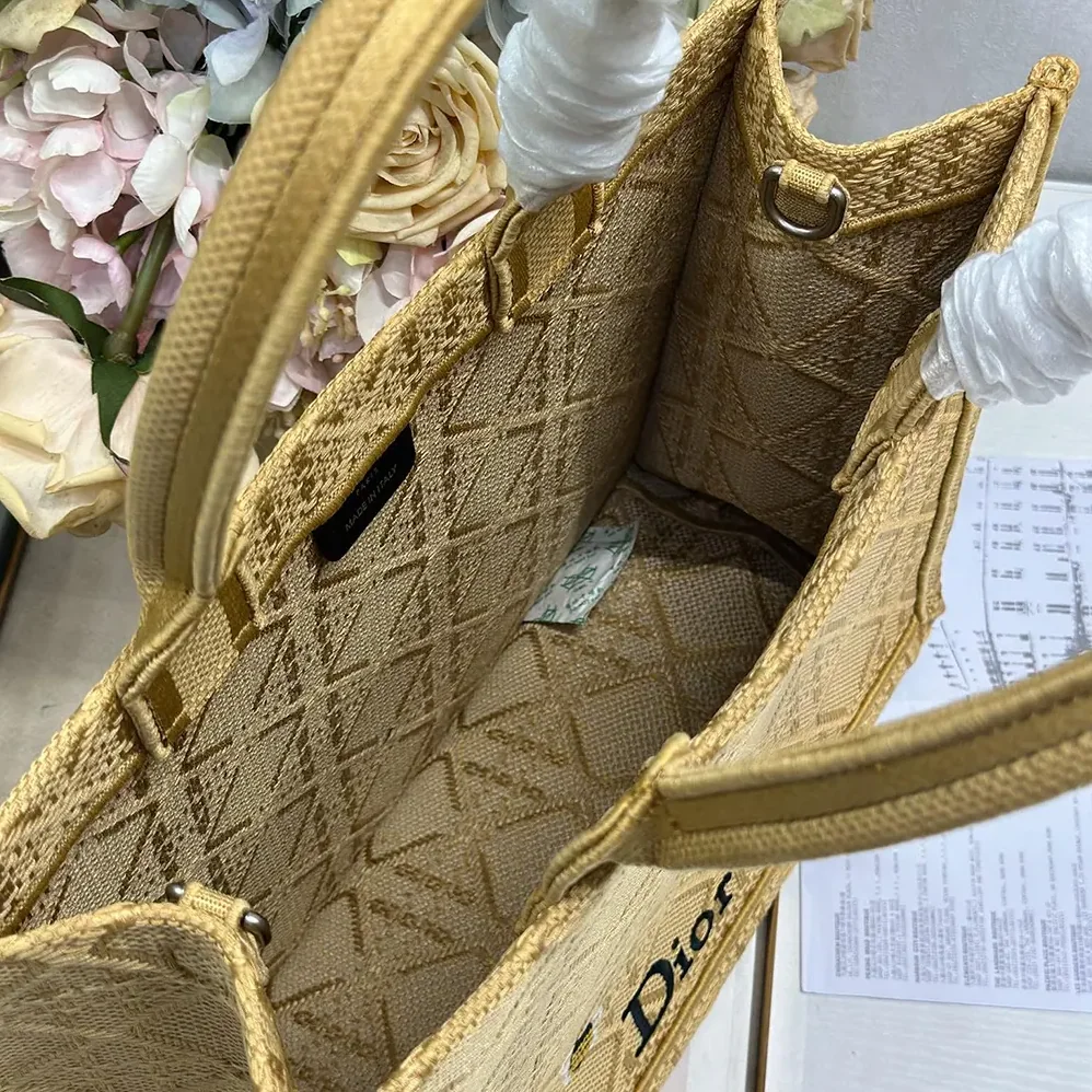 Dior Medium Dior Book Tote with Strap Natural Cannage Raffia for Women in Effect Embroidery Dior Medium Dior Book Tote with Strap Natural Cannage Raffia for Women in Effect Embroidery