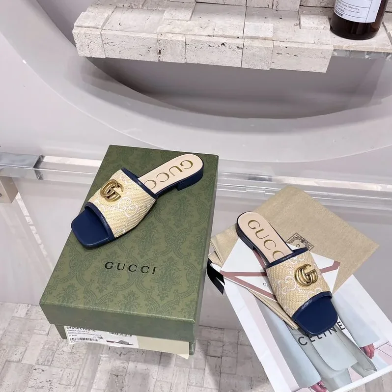 Gucci GG Raffia Effect Slide Purple for Women