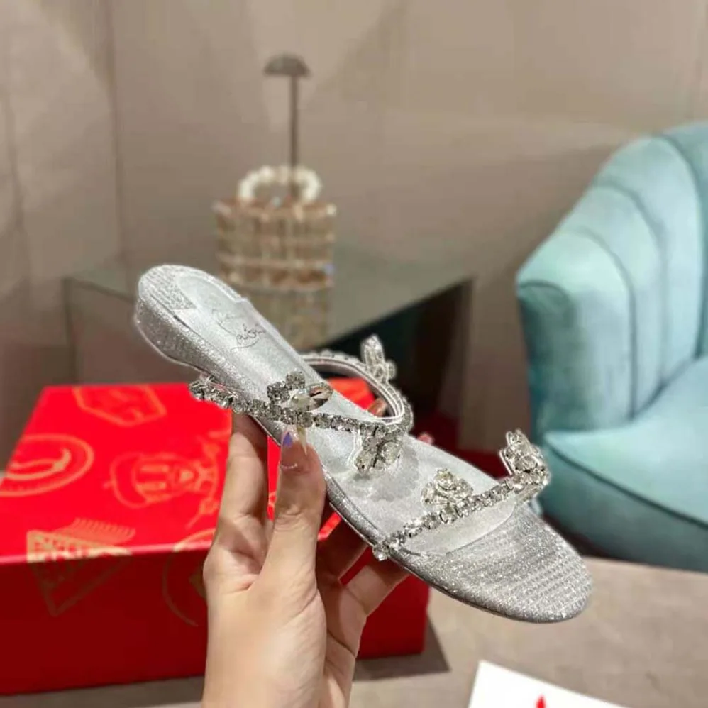 Christian Louboutin Just Queenie Mule Shows off a Minimalist Style for Women Christian Louboutin Just Queenie Mule Shows off a Minimalist Style for Women