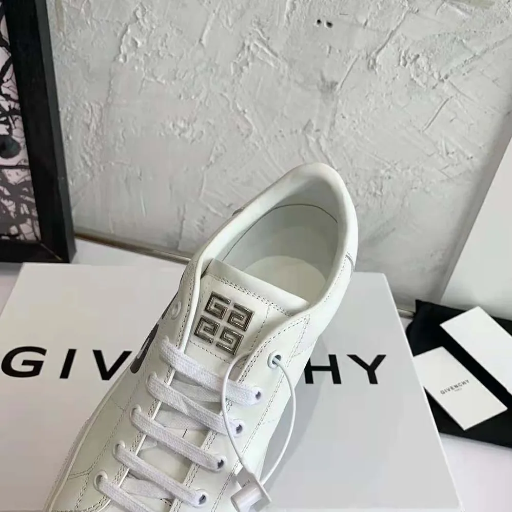 Givenchy Sneakers City Sport in Leather with Tag Effect 4G Print for Unisex in Black