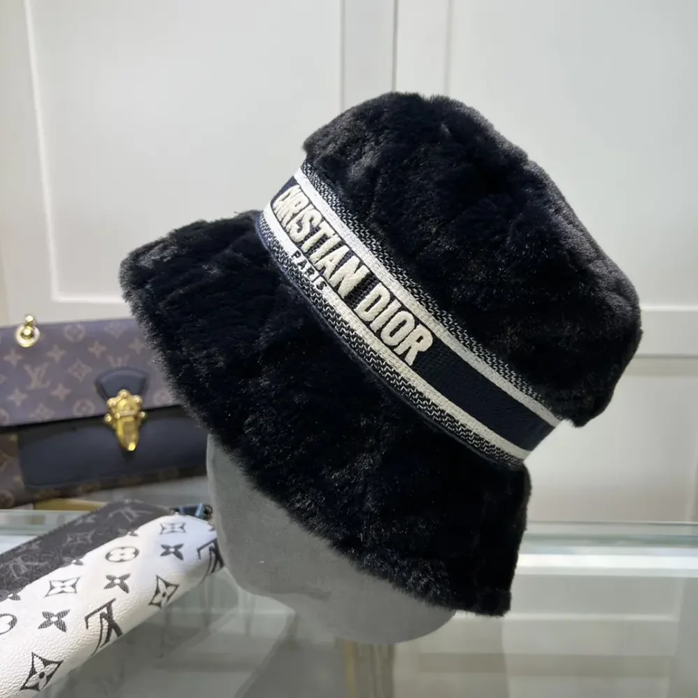 Dior D-Bobby Cannage Small Brim Bucket Hat Black Shearling for Unisex Dior D-Bobby Cannage Small Brim Bucket Hat Black Shearling for Unisex