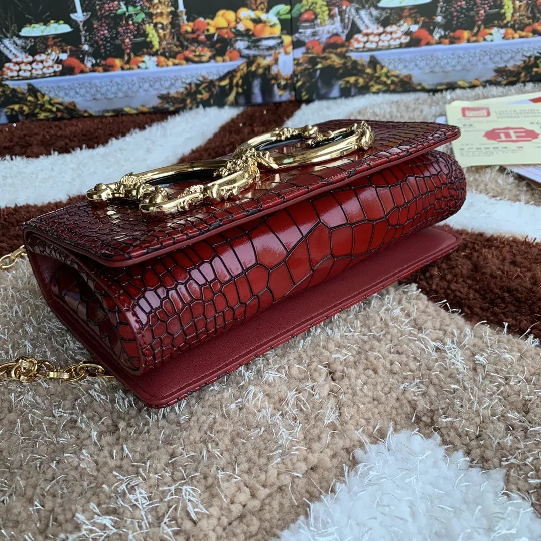 Dolce & Gabbana DG Girls CrossBody Bag Burgundy / Dolce & Gabbana DG Girls CrossBody Bag Burgundy /