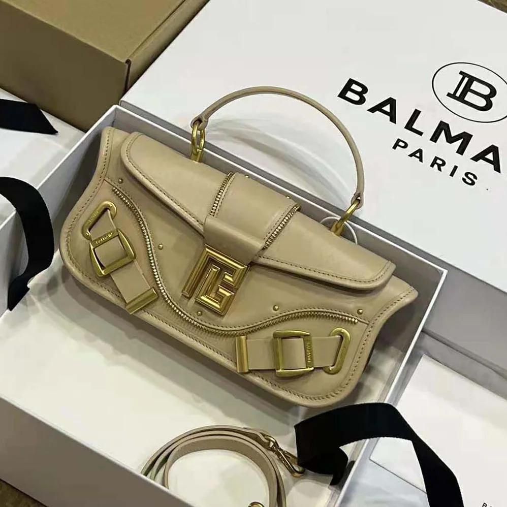 Balmain Blaze Clutch Bag in Smooth Leather for Women in Beige Balmain Blaze Clutch Bag in Smooth Leather for Women in Beige