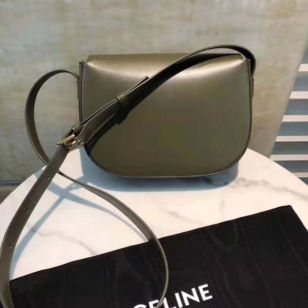 Celine Medium Maillon Triomphe Bag in Natural Calfskin for Women in Green