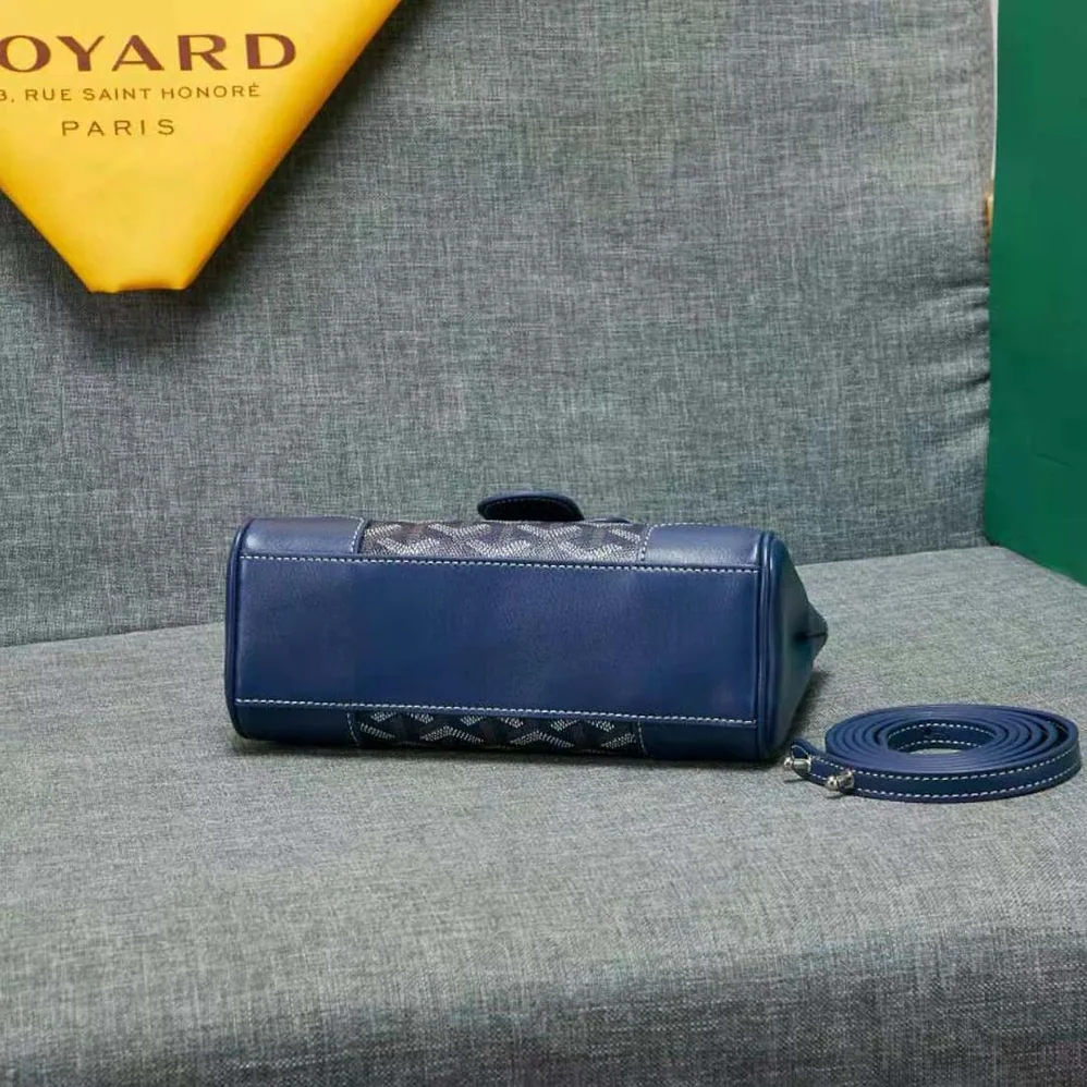 Goyard Sac Saïgon Souple Mini in Toile Goyardine & Chevroches Calfskin for Women in Navy Goyard Sac Saïgon Souple Mini in Toile Goyardine & Chevroches Calfskin for Women in Navy