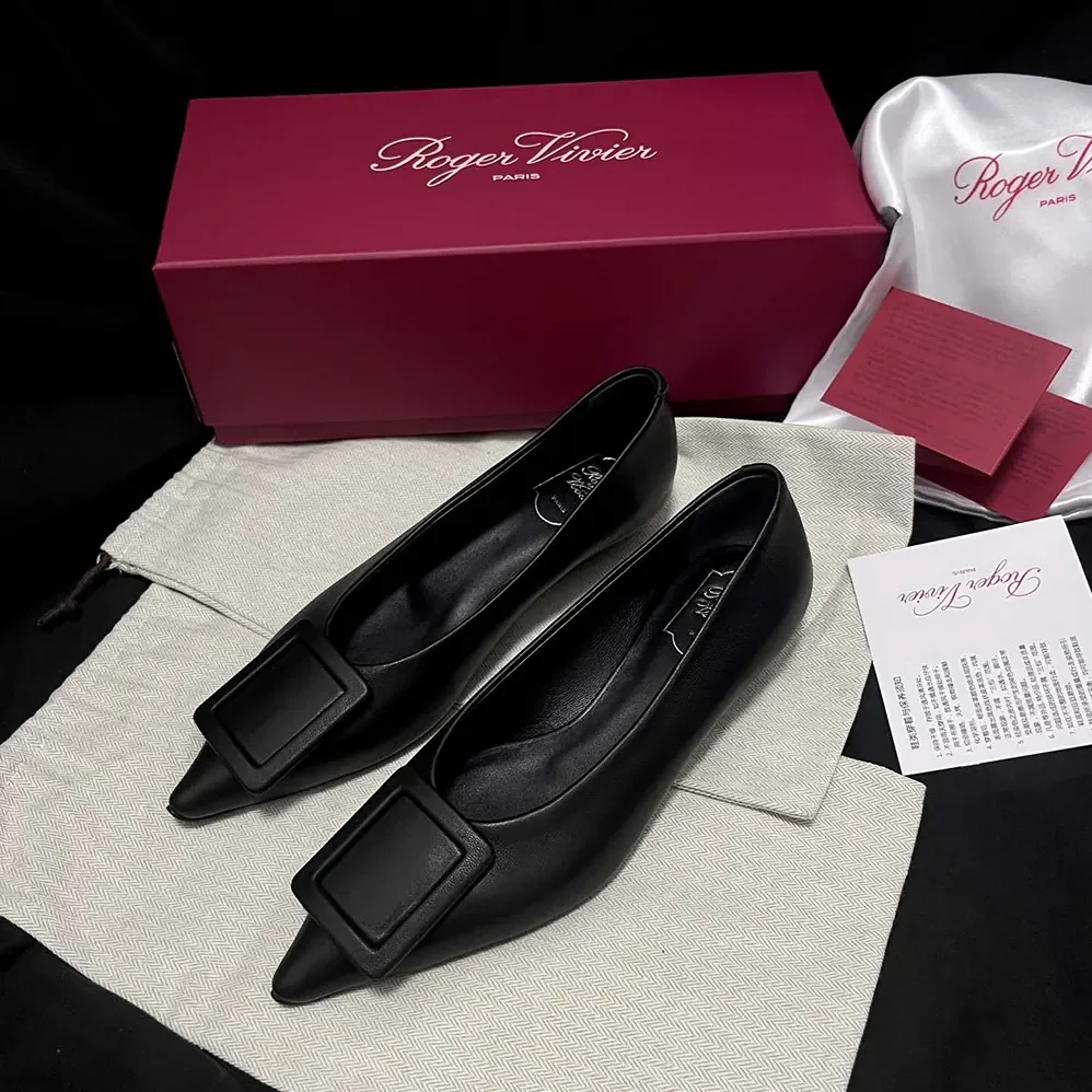 Roger Vivier Viv In The City Ballerinas In Leather Black for Women Roger Vivier Viv In The City Ballerinas In Leather Black for Women