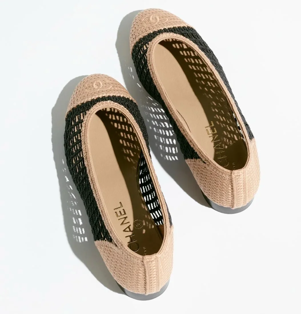 Chanel Raffia Ballet Flats Black/Beige - in NAFBB