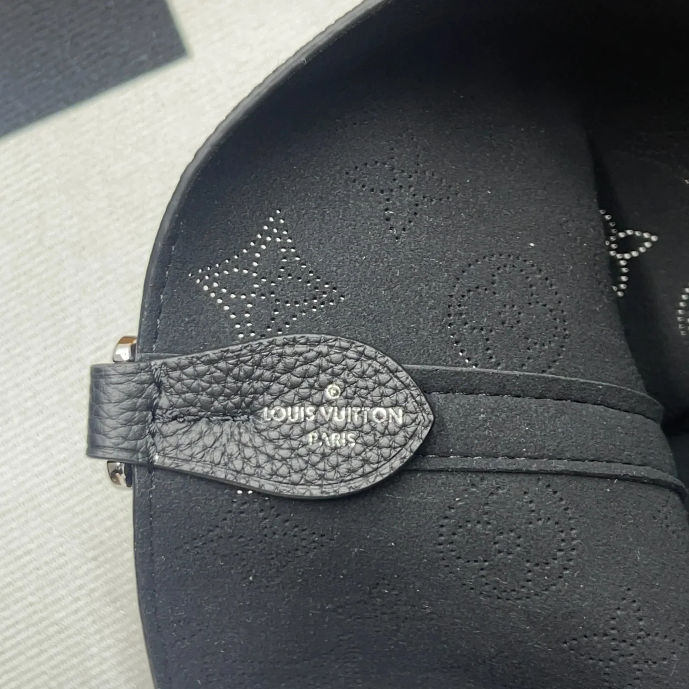 Louis Vuitton Loop Blossom PM Black / Louis Vuitton Loop Blossom PM Black /