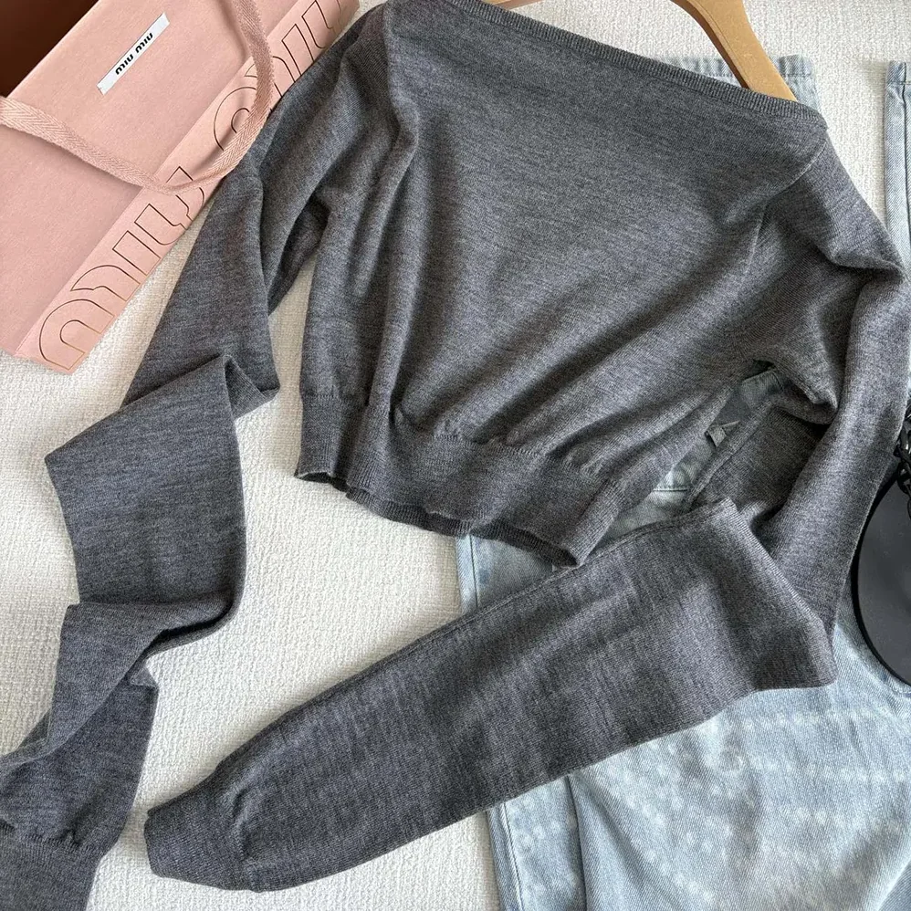 Miu Miu Wool Boat for Women in neck Sweater Miu Miu Wool Boat for Women in neck Sweater