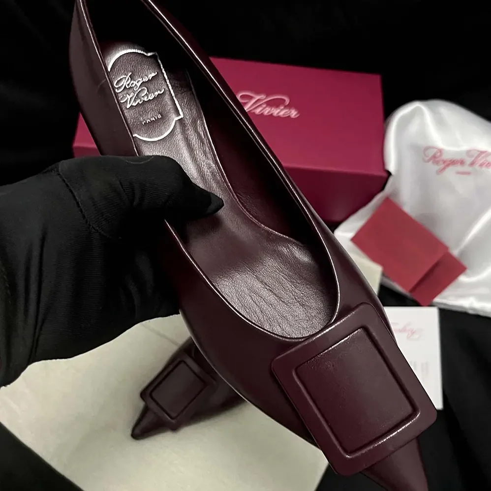 Roger Vivier Viv In The City Ballerinas In Leather Burgundy for Women Roger Vivier Viv In The City Ballerinas In Leather Burgundy for Women