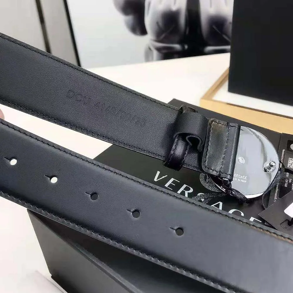 Versace Medusa Biggie Reversible Leather Belt for Men in Black Versace Medusa Biggie Reversible Leather Belt for Men in Black