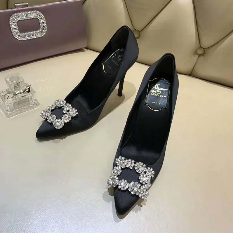 Roger Vivier Flower Strass Buckle Pumps 100mm Heel for Women in Black Roger Vivier Flower Strass Buckle Pumps 100mm Heel for Women in Black