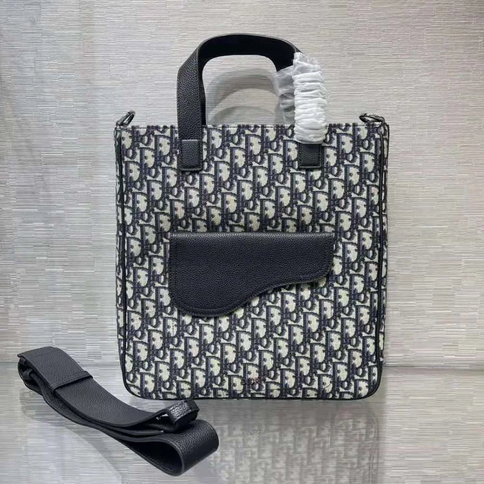 Dior Saddle Tote Bag with Shoulder Strap Beige and Black Dior Oblique Jacquard for Men Dior Saddle Tote Bag with Shoulder Strap Beige and Black Dior Oblique Jacquard for Men