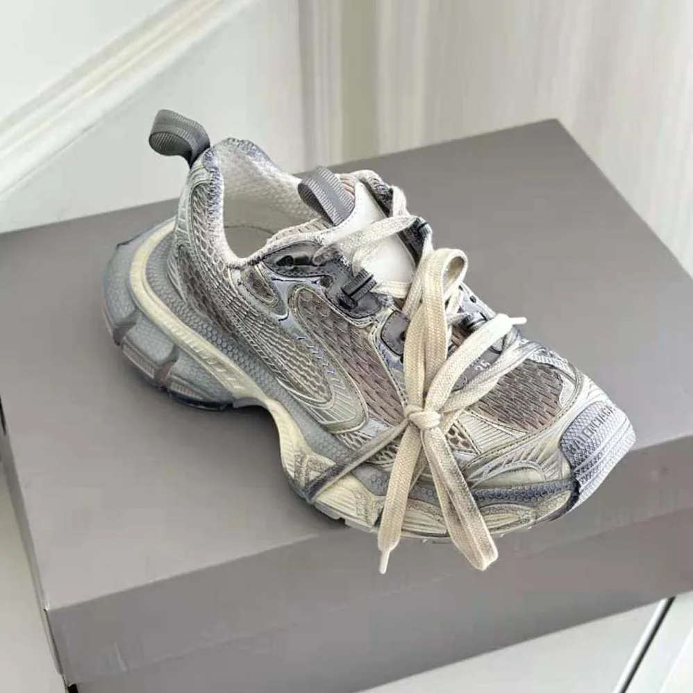 Balenciaga 3XL Sneaker in off White Mesh and Polyurethane for Unisex Balenciaga 3XL Sneaker in off White Mesh and Polyurethane for Unisex