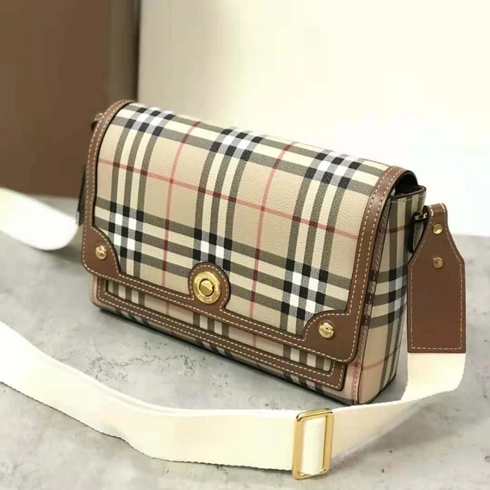 Burberry Note Bag with Logo for Women in engraved Studs