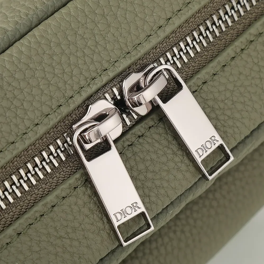 Dior Rider 2.0 Zipped Messenger Bag Khaki Dior Gravity Leather and Khaki Grained Calfskin for Men Dior Rider 2.0 Zipped Messenger Bag Khaki Dior Gravity Leather and Khaki Grained Calfskin for Men