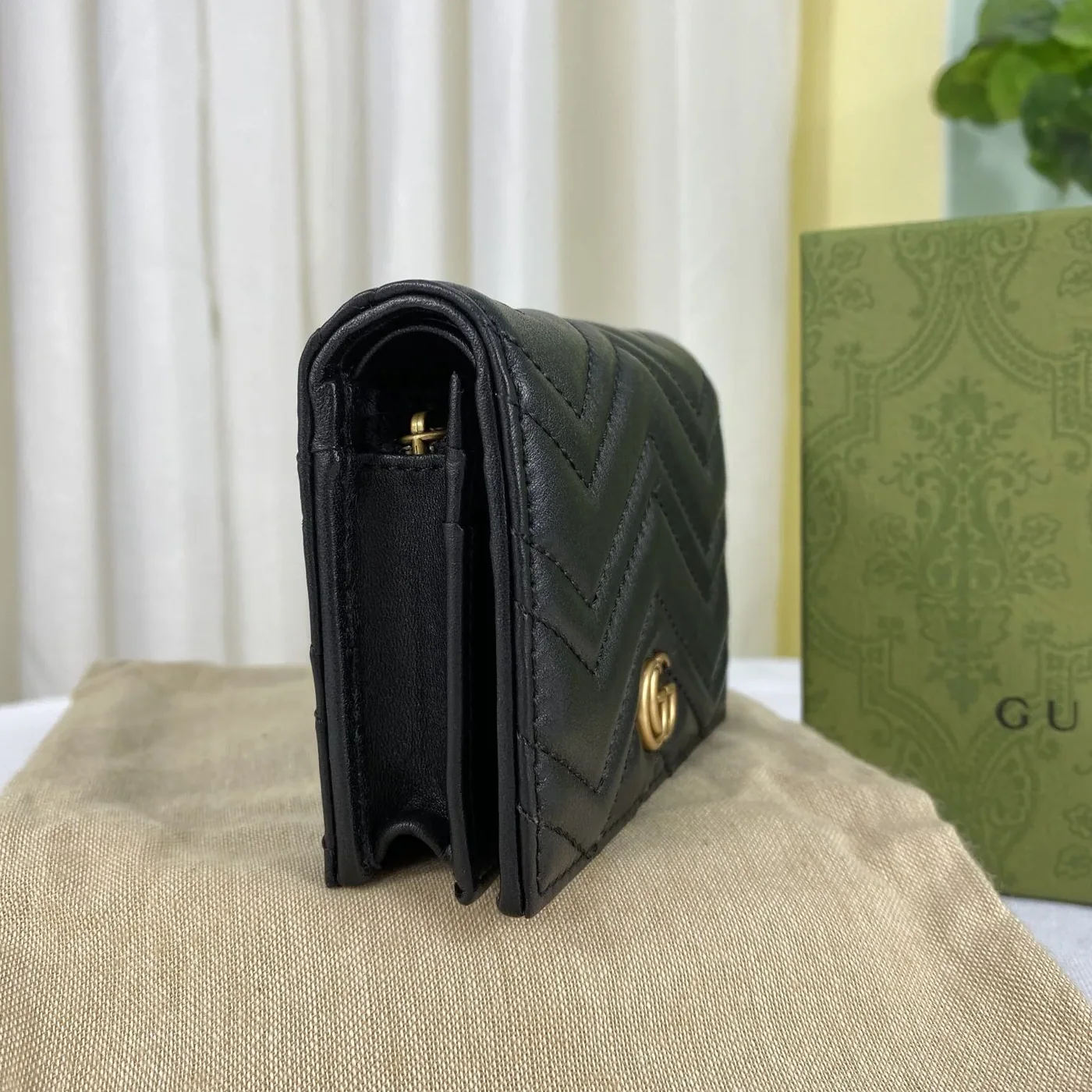 Gucci GG Marmont Card Case Wallet Black / Gucci GG Marmont Card Case Wallet Black /