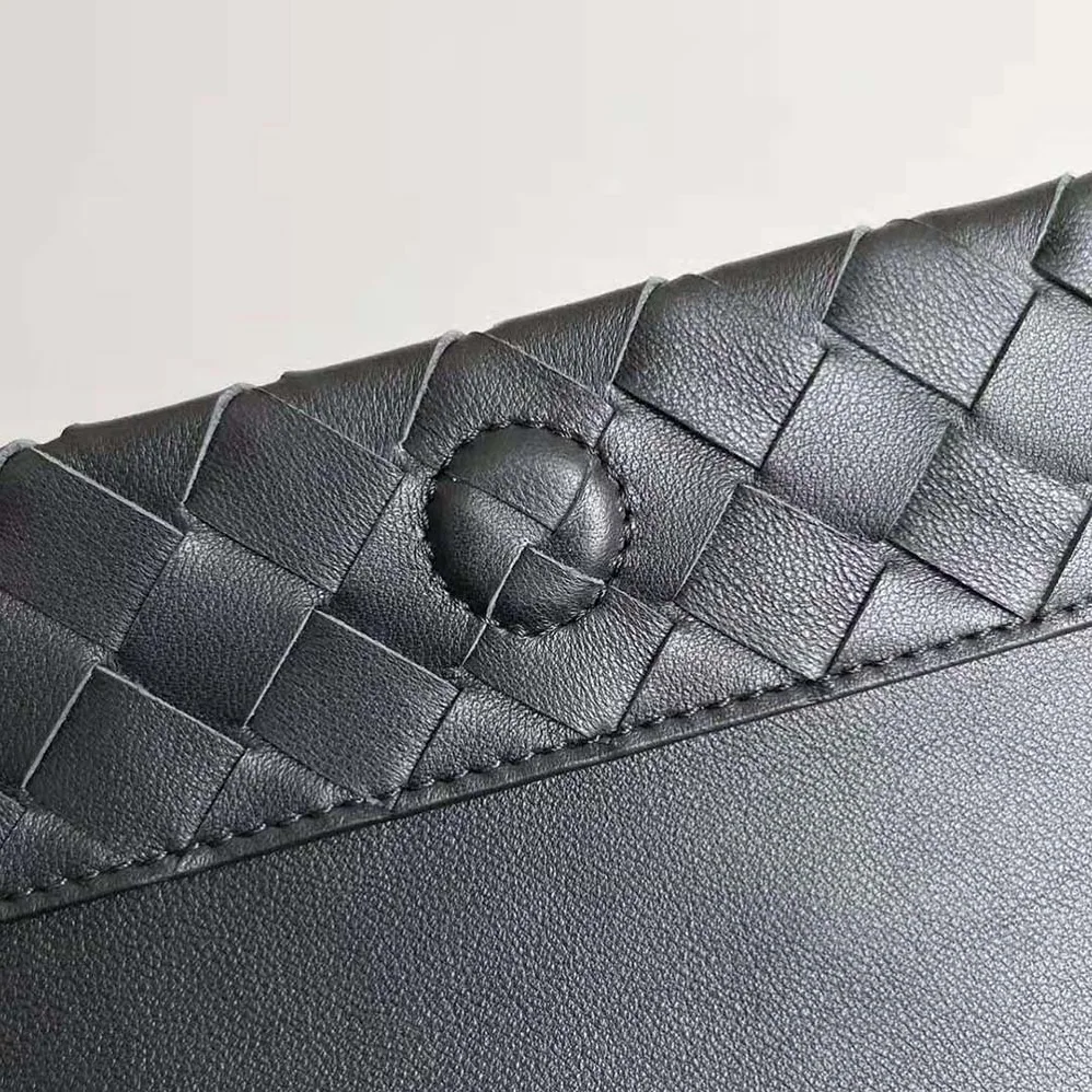 Bottega Veneta Intrecciato Leather Multi Pouch On Strap for Women in Black Bottega Veneta Intrecciato Leather Multi Pouch On Strap for Women in Black