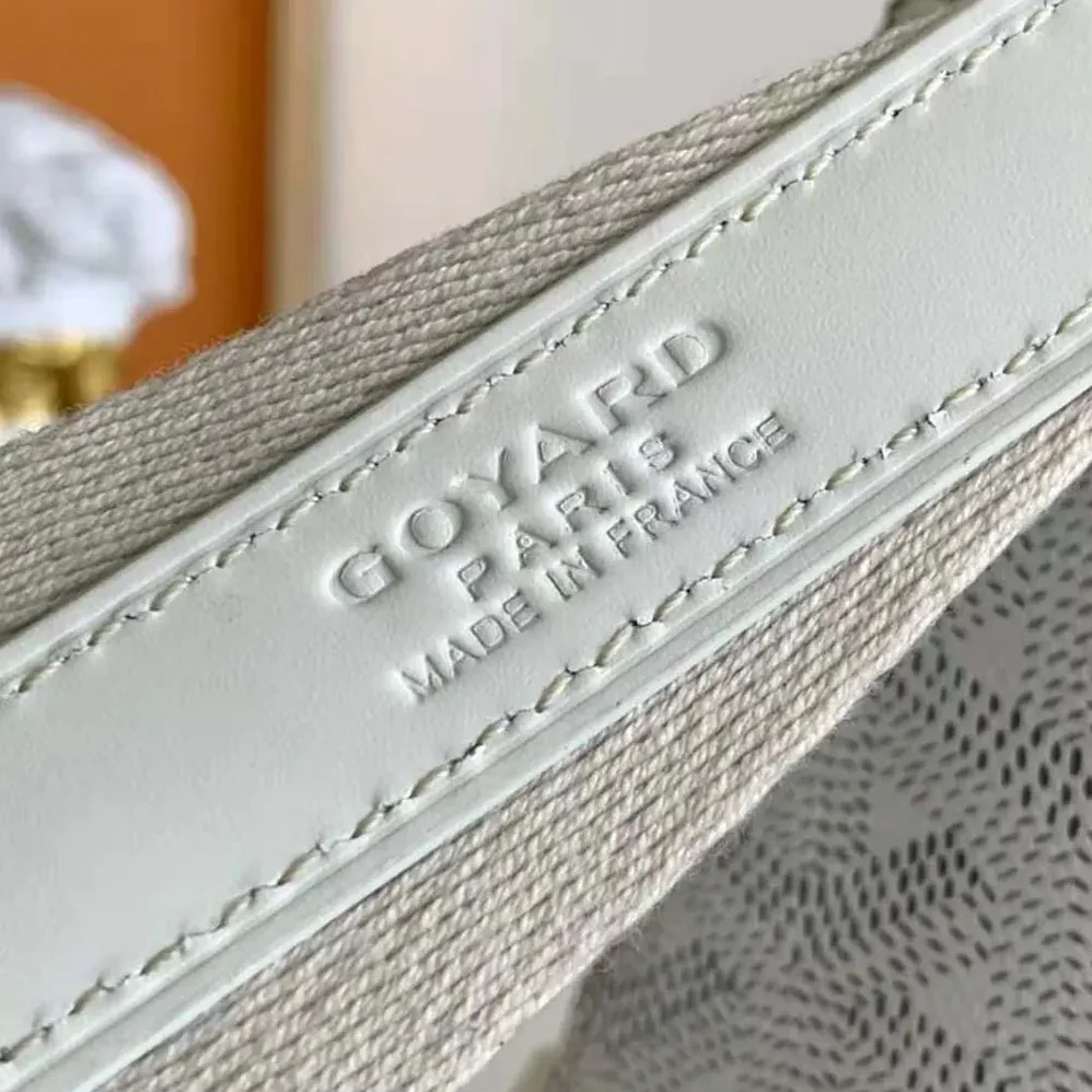 Goyard Vendôme PM Bag for Women in White Goyard Vendôme PM Bag for Women in White