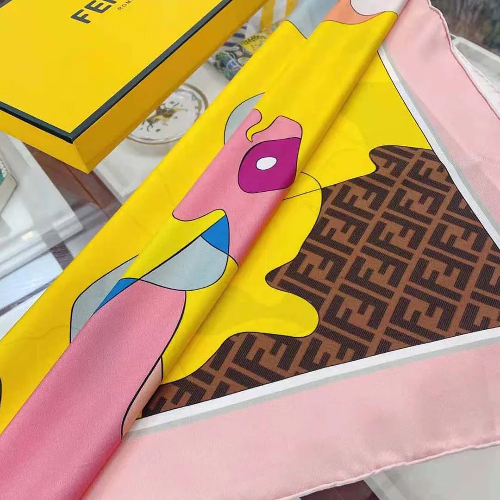 Fendi Show Foulard Multicolor Silk Foulard for Women in Yellow Fendi Show Foulard Multicolor Silk Foulard for Women in Yellow