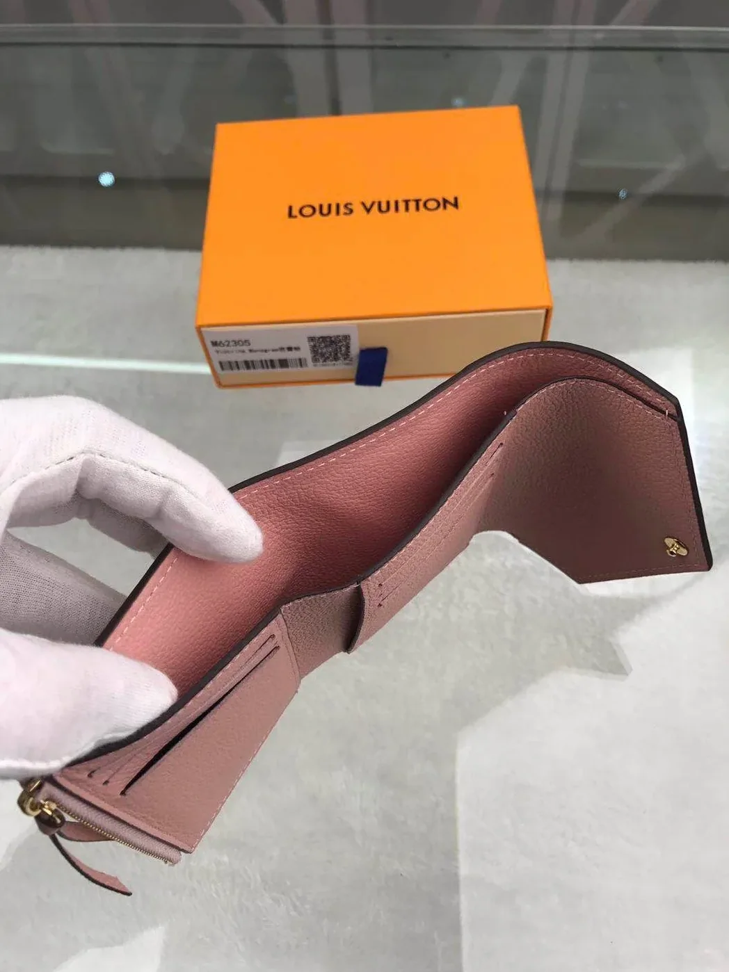 Louis Vuitton Victorine Wallet Monogram Empreinte Pink Louis Vuitton Victorine Wallet Monogram Empreinte Pink