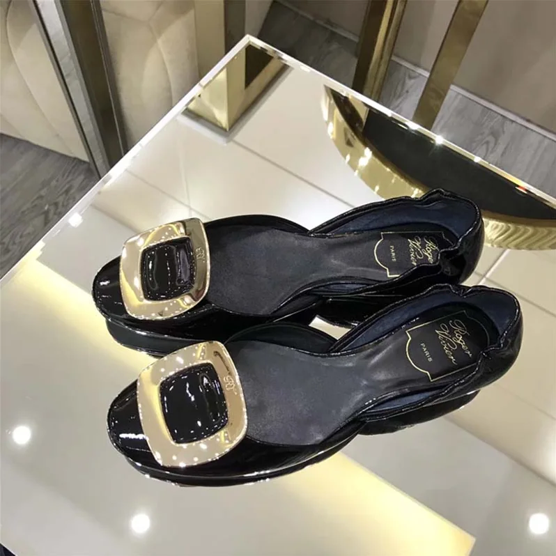 Roger Vivier Shoes Chips Ballerinas in Patent Leather for Women in Black