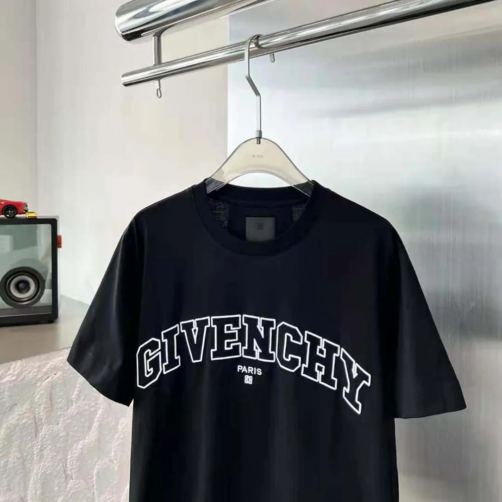 Givenchy T-shirt in GIVENCHY College Embroidered Jersey for Women in Black