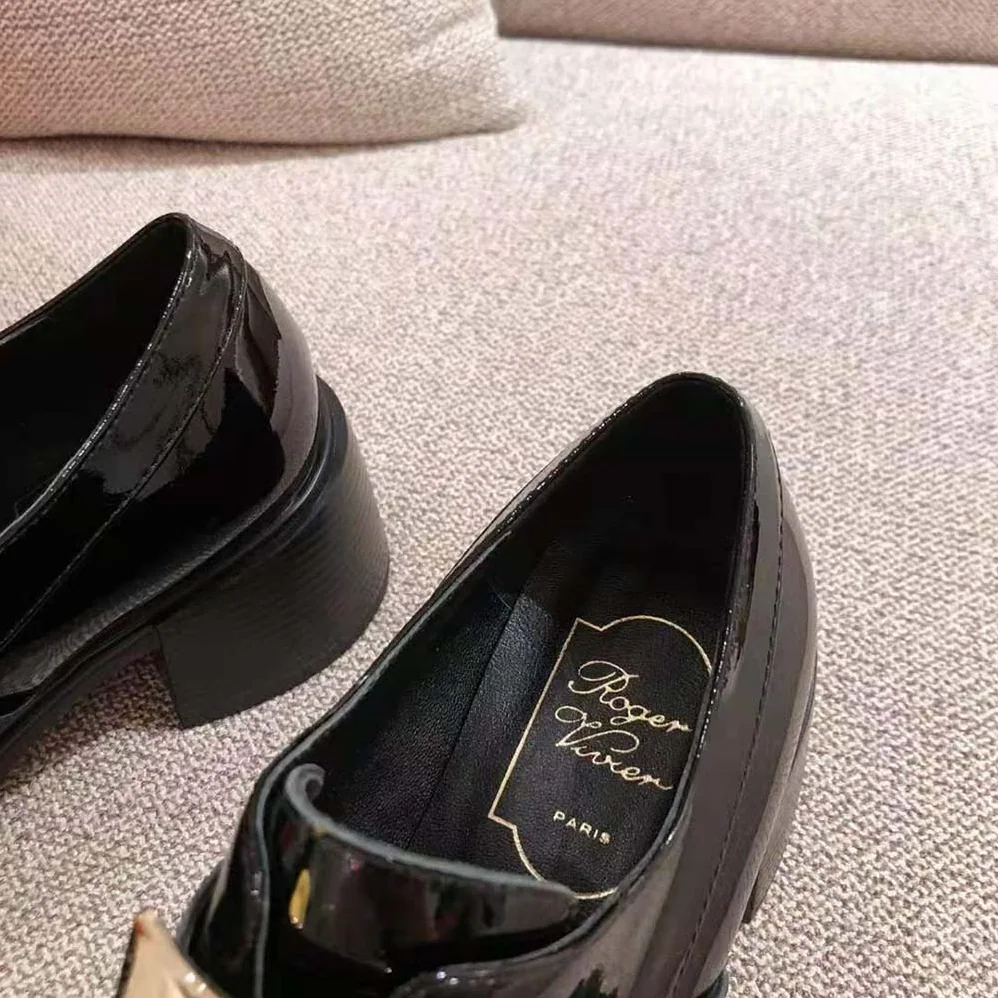 Roger Vivier Viv' Rangers Metal Buckle Loafers in Patent Leather in 6cm Heel for Women Roger Vivier Viv' Rangers Metal Buckle Loafers in Patent Leather in 6cm Heel for Women