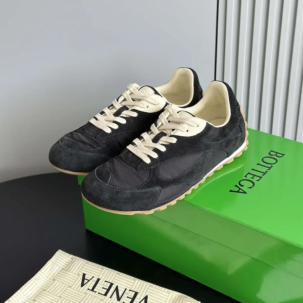 Bottega Veneta Orbit Flash Sneaker for Unisex in Black Bottega Veneta Orbit Flash Sneaker for Unisex in Black