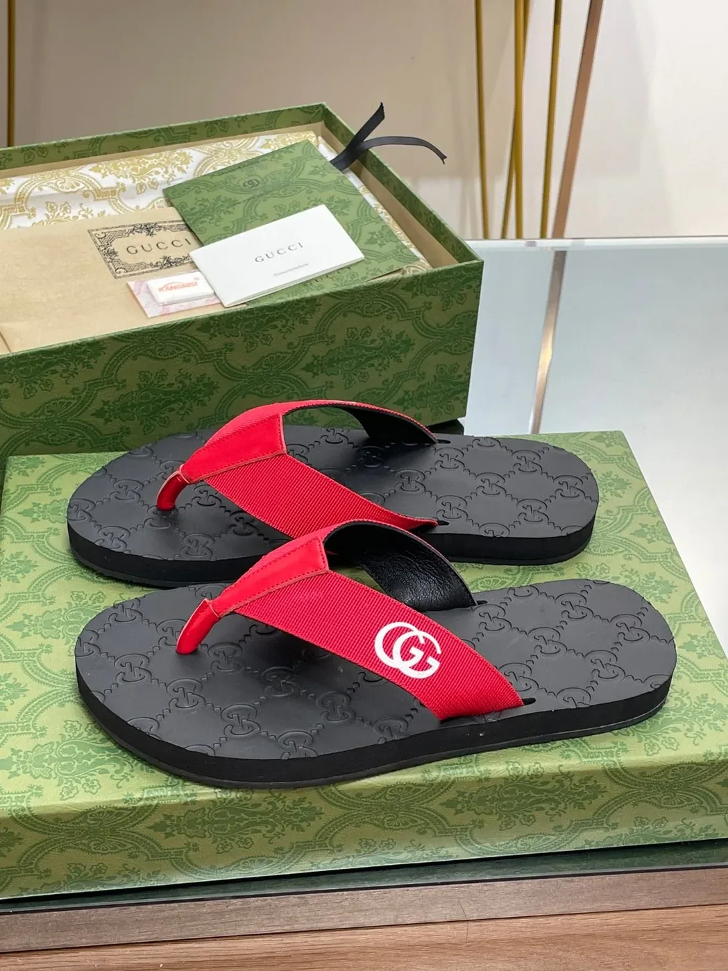 Gucci Thong Sandal Red