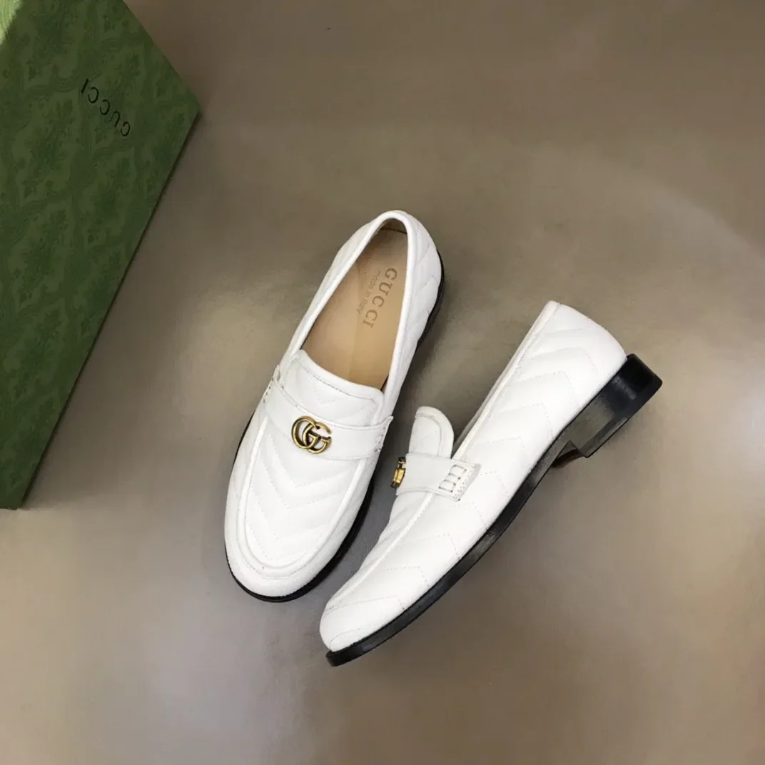 Gucci Loafer With Interlocking G White Gucci Loafer With Interlocking G White