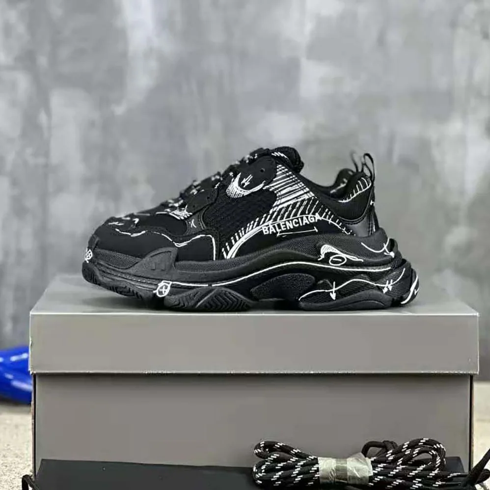 Balenciaga Triple S Sketch Sneaker in Black and White Double Foam and Mesh for Unisex Balenciaga Triple S Sketch Sneaker in Black and White Double Foam and Mesh for Unisex