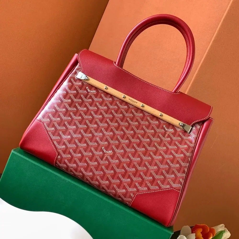 Goyard Saïgon Tote Bag for Women in Red Goyard Saïgon Tote Bag for Women in Red