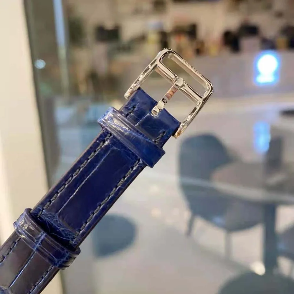 Hermes Heure H Watch Small Model Quartz Movement 25 mm for Women in Navy Hermes Heure H Watch Small Model Quartz Movement 25 mm for Women in Navy