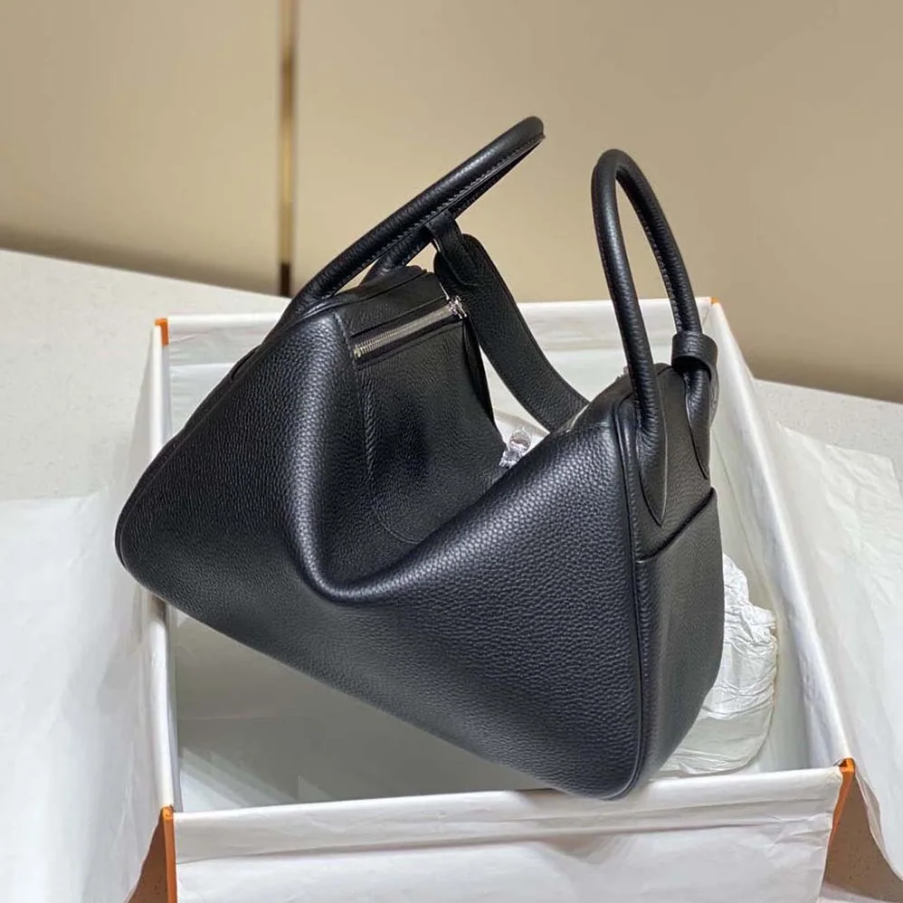 Hermes Lindy 26 in Clemence Leather for Women in Black