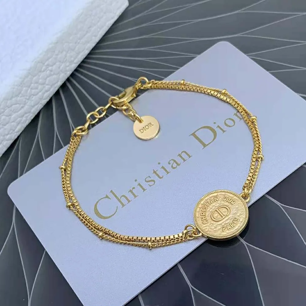 Dior 30 Montaigne Bracelet Gold for Women in Finish Metal Dior 30 Montaigne Bracelet Gold for Women in Finish Metal