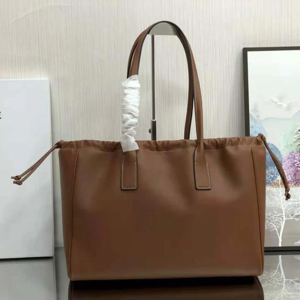 Celine Cabas Drawstring Cuir Triomphe in Smooth Calfskin for Women in Brown