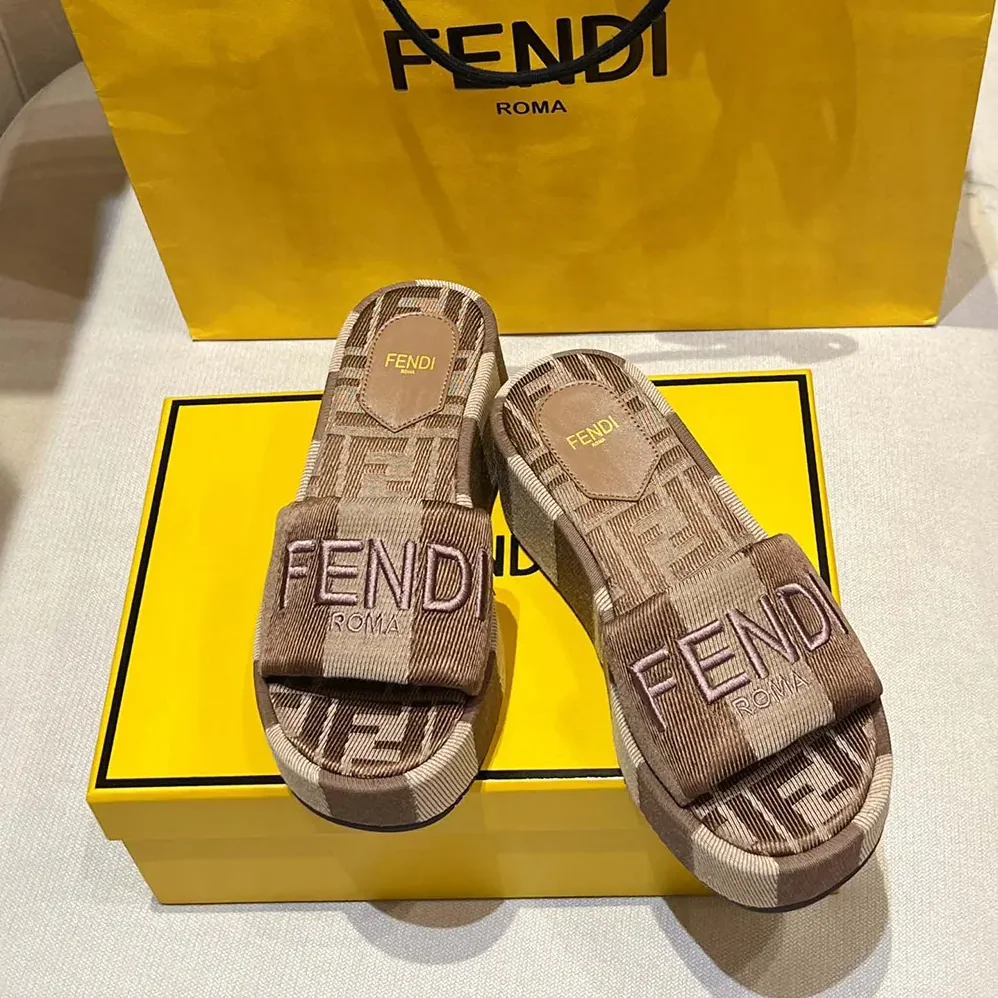 Fendi Sunshine Dove Gray Denim for Women in effect Jacquard Flatform Slides