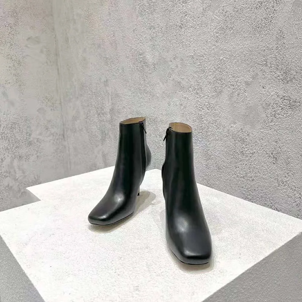Bottega Veneta Knot Ankle Boot for Women in Black
