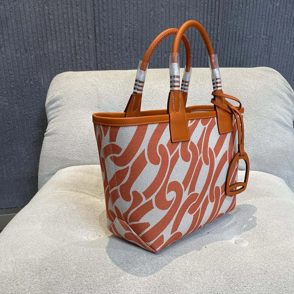 Hermes Steeple 25 Ecru Tote Bag for Unisex in Orange