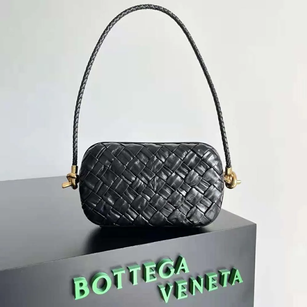 Bottega Veneta Knot Minaudiere On Strap for Women in Black Bottega Veneta Knot Minaudiere On Strap for Women in Black