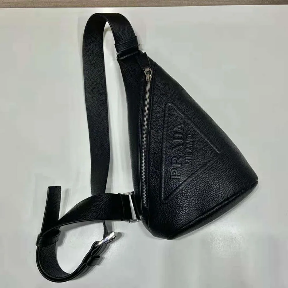 Prada Cross Leather Bag wite Logo-Print Re-Nylon lining for Men in Black Prada Cross Leather Bag wite Logo-Print Re-Nylon lining for Men in Black