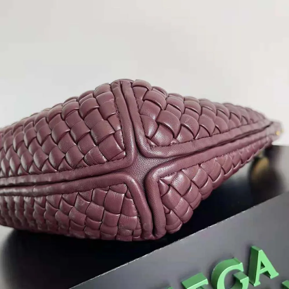 Bottega Veneta Small Clicker Shoulder Bag for Women in Maroon
