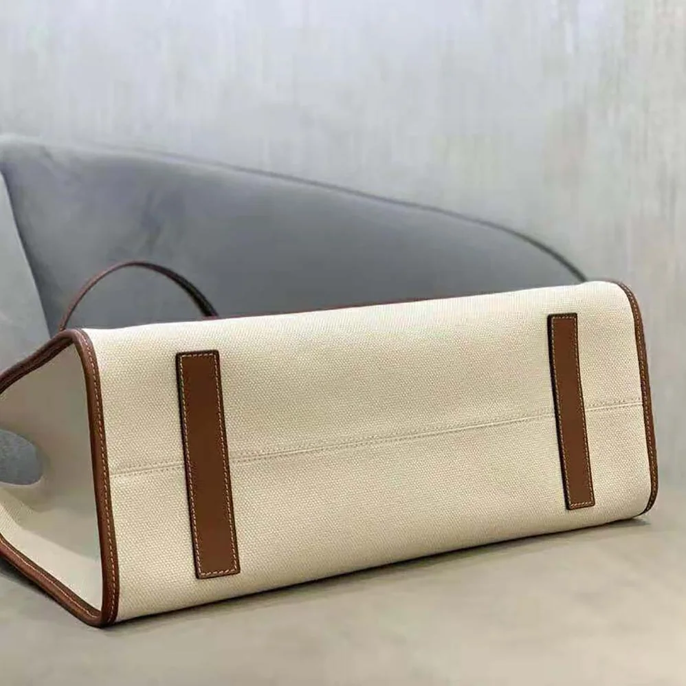 Burberry Medium Freya Tote for Women in Beige Burberry Medium Freya Tote for Women in Beige